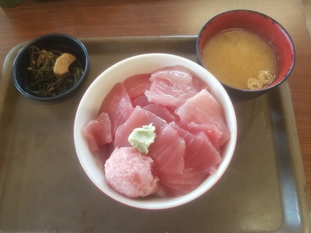 まぐろ丼