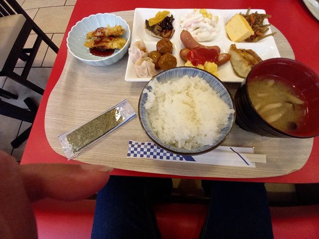 朝食