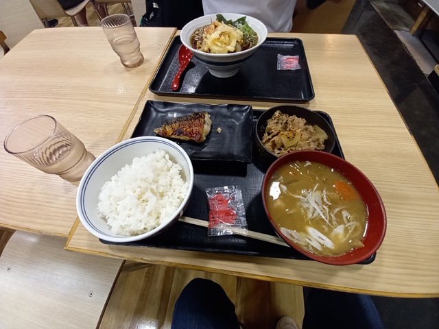 朝食