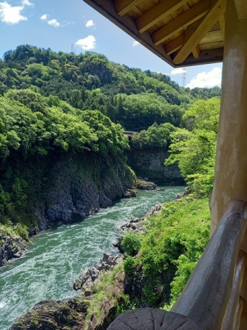 川