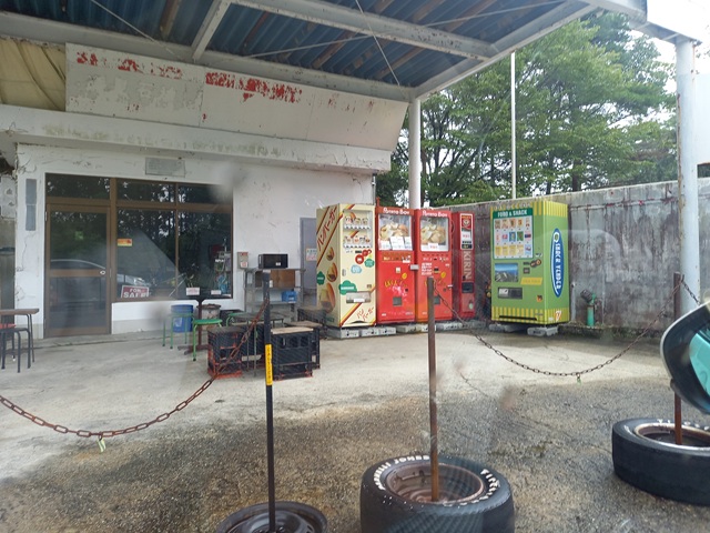 ドライブイン