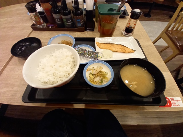 朝食