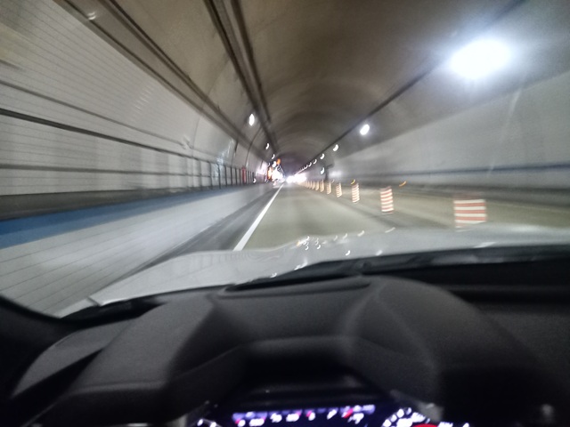 トンネル