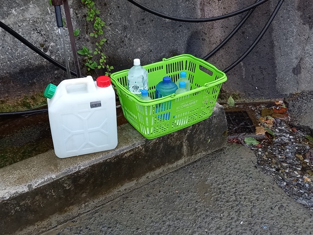 水