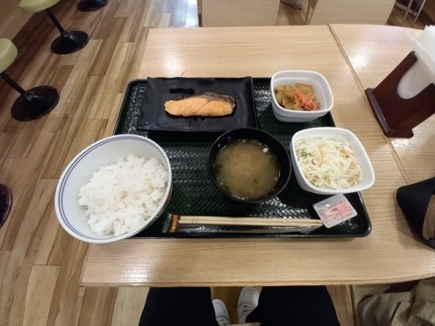 朝食