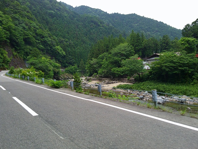 川