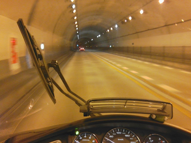 トンネル内
