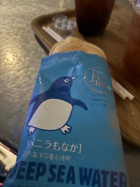 すみだ水族館ぺんぎんアイス