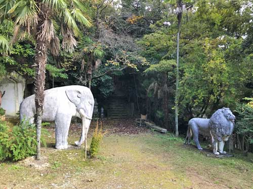 ハニベ巌窟院